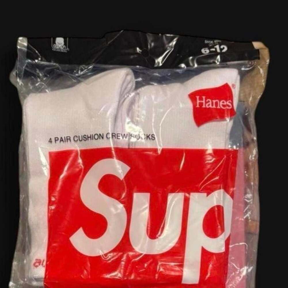 Supreme Hanes Cushion Crew Socks 4 Pack White